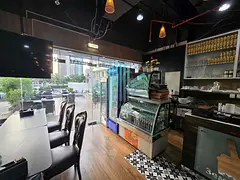 PRIME LOCATION READY SHOP | BESIDE CREEK | WITH OUTSIDE SITTING AREA