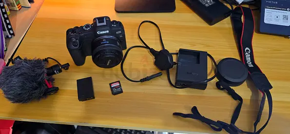 Canon EOS R8 Full-Frame Mirrorless Camera Bundle with RF 50mm F1.8 Lens & Accessories For Sale