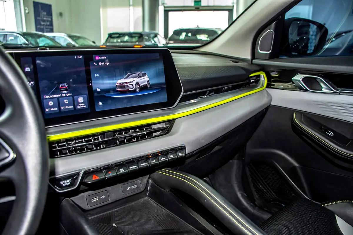 Geely Coolray 2025