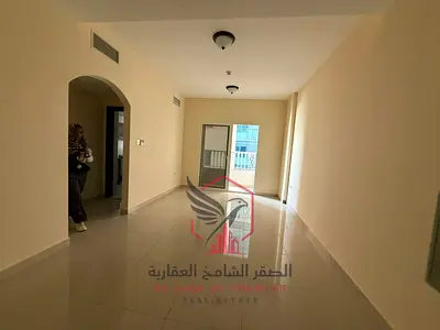 باركن مجاني مع بلكون موقع مميز وحيوي قريب من كل الخدمات مثل المقاهي والمتاجر وقريب من مخرج دبي