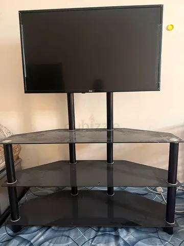 Smart Tv with class stand