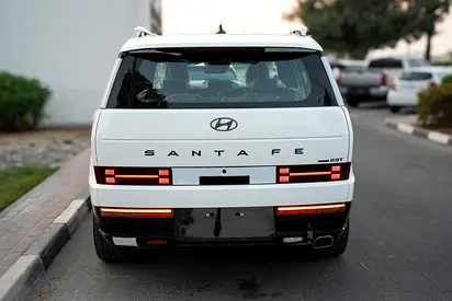 Hyundai Santa Fe Calligraphy 2024 GCC Specs 23,000 KM-3