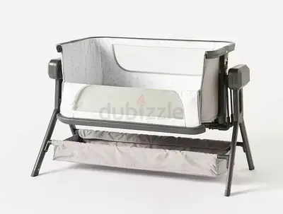 Comfortable Grey Baby Bassinet with Mesh Window and Storage Basket