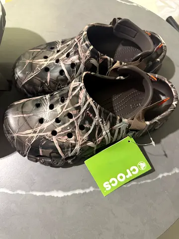 New Crocs advantage max 4 (With Tags) - Size 39-40