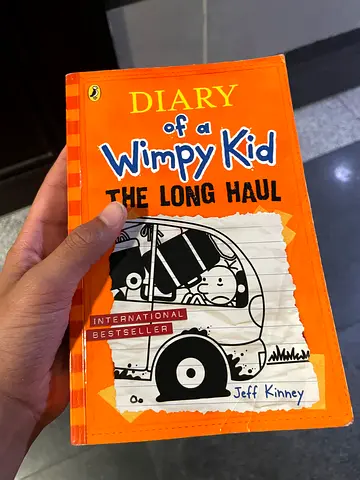 Diary of a Wimpy Kid: The Long Haul - Jeff Kinney (Paperback) Used