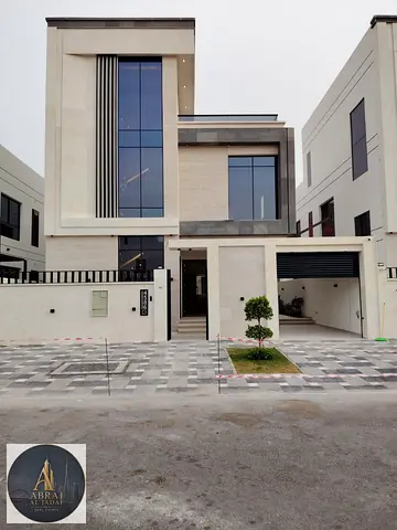 فخامه وحداثه / تملك حر لجميع الجنسيات/ بسعر شامل رسوم التسجيل والتملك / بموقع مميز جدا / تشطيبات فاخره