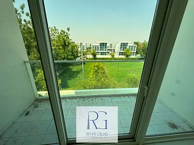 BIG BACKYARD\GARDEN | LARGE ROOM SIZE | GARDEN VIEWS FROM BALCONY