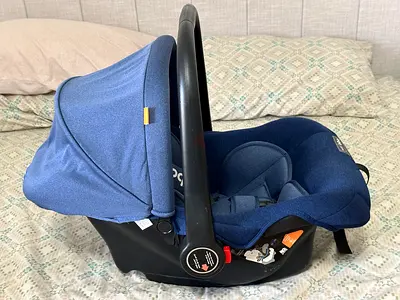 Infant Car Seat with Adjustable Handle