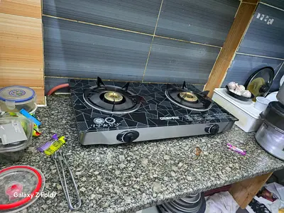 Geepas 2 Burner Gas Stove with Tempered Glass Top