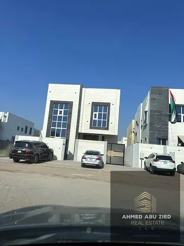 Villa for rent in Al Helio 2, second occupancy, featuring 5 master bedrooms, kitchen, maid’s room and very clean AC units. Annual rent: AED 95,000.