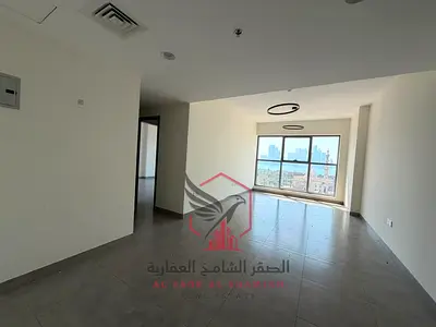 تاني ساكن غرفه وصاله في المجاز 2 خزائط بالحائط موقع مميز وحيوي قريب من كل الخدمات وقريب م مخرج دبي