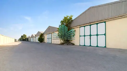 SUITABLE FOR STORAGE | READY TO MOVE IN | PRIME LOCATION