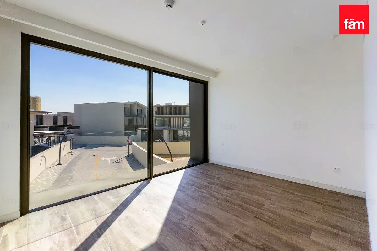 Motivated |5BR+Family+Maids| Luxury Villa |Single