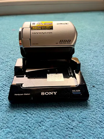Y2K vintage camcorder with extra battery in perfect condition