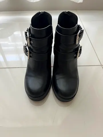 Black leather ankle boots with buckles - size 35