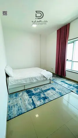 مساحة ملكية 1912 قدم! شقة 2BHK بطابق عالي في برج الكورنيش | إطلالة بحرية مزدوجة مع المدينة بسعر كاش مميز 🌊🌆
