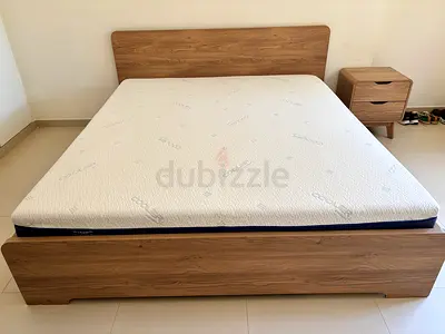 Modern Wooden Bed Frame with Mattress