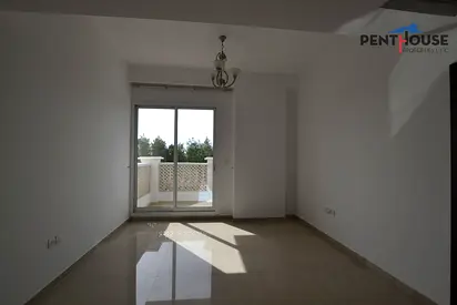 Spacious 1 BR | Fitted Kitchen | With Balcony