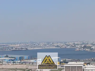 Sea and city views | 3 balconies | Master bedroom | Maid's room or storage room | Spacious areas |