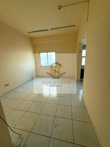 **استوديو للإيجار في البوطينة | موقع مميز | إيجار سنوي 15,000 درهم | جاهز للسكن | فرصة لا تُفوّت**