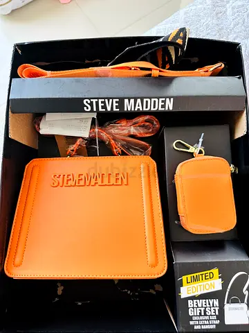 Steve Madden Bevelyn Limited Edition Orange Crossbody Bag Set