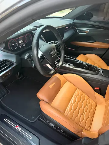 2021 AUDI RS E-TRON GT 照片 7