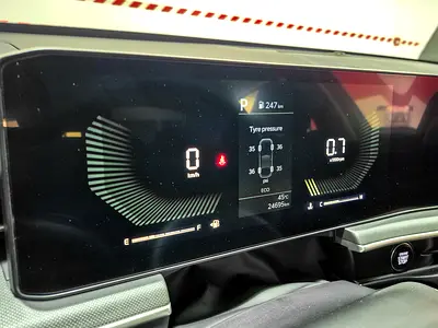 صورة 13 لـ 2025 KIA K5