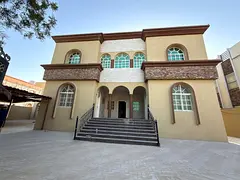 Al Rawda 2 – Ajman: Fully renovated villa, 10 bedrooms, 3 annexes, 8 bathrooms, spacious yard and 
