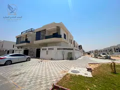 Corner villa, first occupancy, central air conditioning, built-in wardrobes, all rooms are master su