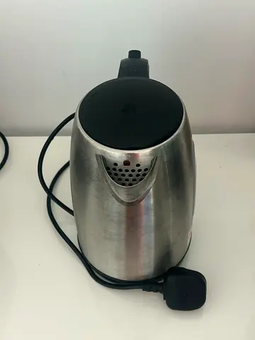 BLACK+DECKER Cordless Electric Kettle, 2200W Power, 1.7L, with Water-Level Indicator, Removable Filt