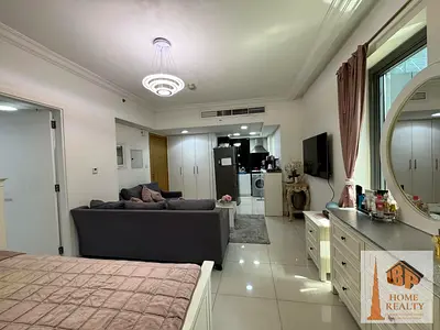 استوديو مفروش | الخليج التنفيذي A | إطلالات على الفناء ووسط المدينة