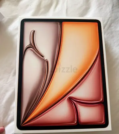 Apple IPad Air 13” M3 128gb 8gb starlight TDRA WiFi used in excellent condition 2550 Dhs.