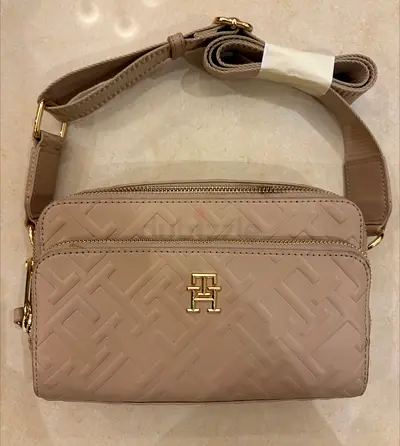 350 AED - Tommy Hilfiger Cross Handbag