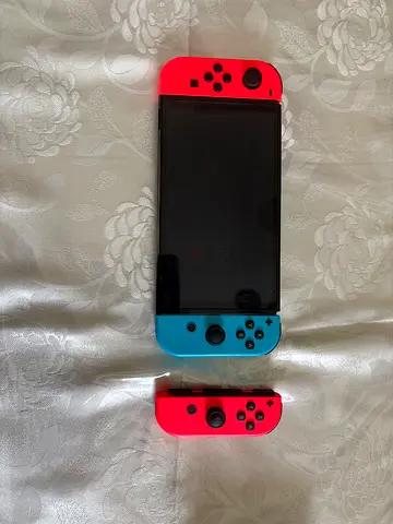 Nintendo Switch console with Joy-Con controllers & dock - Good condition. All accessories expect HDM