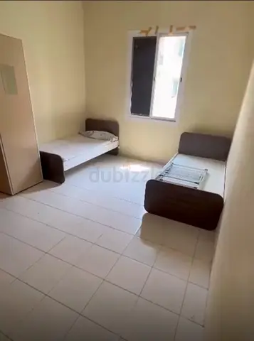Executive Bed Space 800/- All Inclusive in a 1BHK Semi Furnished Apartment