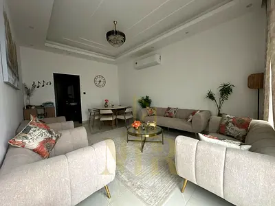 A villa with a price including electricity, water and air conditioning fees on the main street, ready to move in, with a special discount for cash in