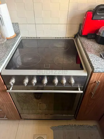 Used electric ceramic hob oven - 4 burners, good condition