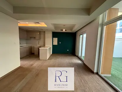 MORDEN WOODEN FLOORING AND GREEN INTERIOR | SMALL GARDEN | COMMUNITY VIEW