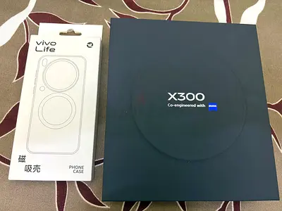 Vivo X300 16/512GB Tdra Brand New with Case