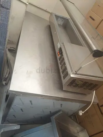 Table top glass chillee counter
