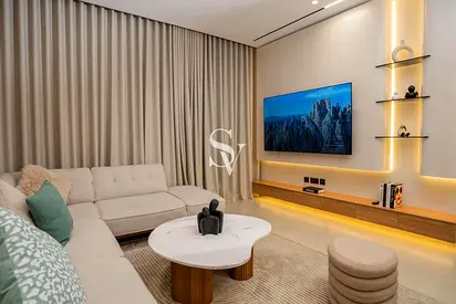 Spacious Unit | 20/80 | Near to Handover