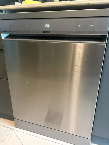 Stainless steel built-in dishwasher in like new condition