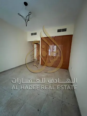 Free air conditioning. * Free parking. * Family-friendly tower close to markets, schools, and public transport. Free gym. * Free swimming pool.-==