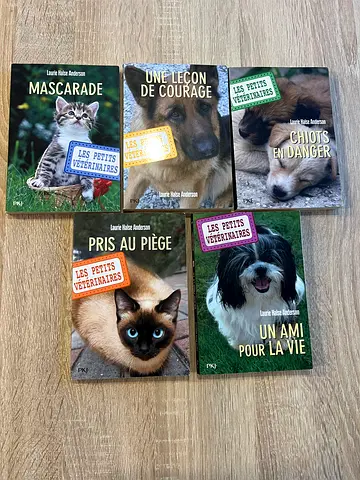 Set of 5 French Books Les petits vétérinaires