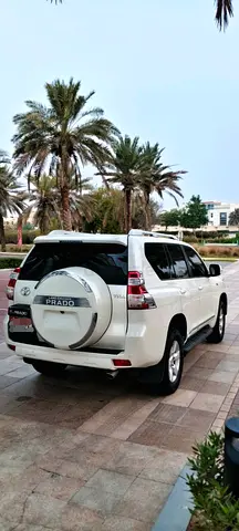Super clean Toyota Prado 2017 GCC Specs Excellent Condition TXL Dual tank 1000 km range all service
