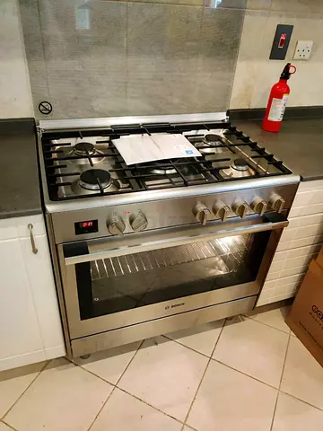 Bosch Series8 Freestanding Top Gas Oven Electric Combination 90cm