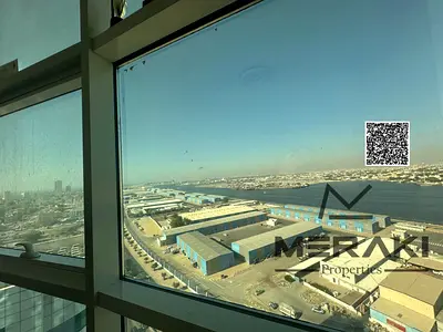 Panoramic Creek View with Private Parking