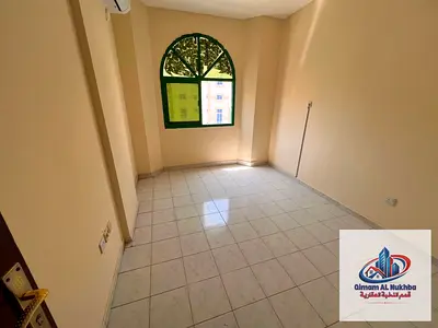 شقة غرفتين وصالة للإيجار في البوطينة بالشارقة | بلكونة | تكييف | مساحة جيدة | موقع مميز قريب من جميع الخدمات | تسهيلات في الدفع تصل إلى 6 دفعات