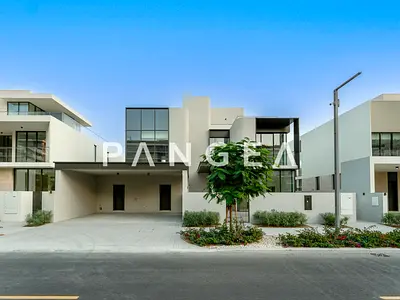 Genuine Listing | Luxurious | Opposite Park