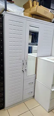 White 3-Door Wardrobe with Mirror and Drawers - Good Condition